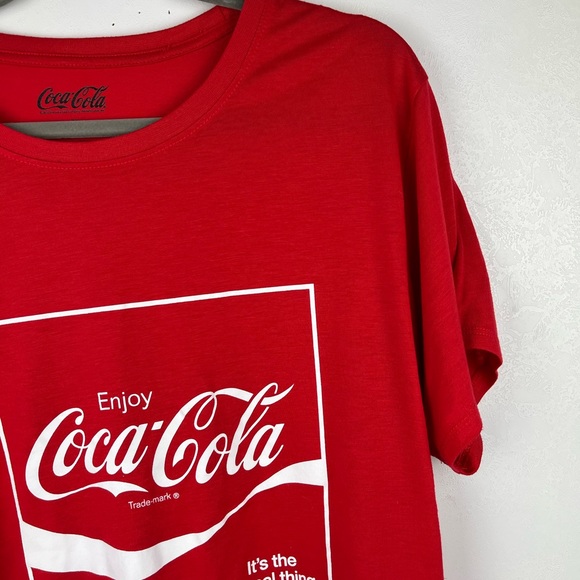 Coco-cola Womens Short Sleeve Graphic Tee Red White Size 1X - Picture 3 of 9